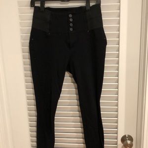 Black leggings with button detail